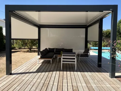 Nouvelle pergola bioclimatique installée à Caussade, Montauban, Le Menuisier du Midi