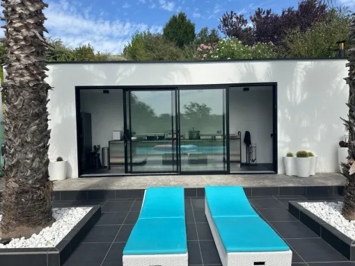 Fermeture d'une Pool House, Montauban, Le Menuisier du Midi